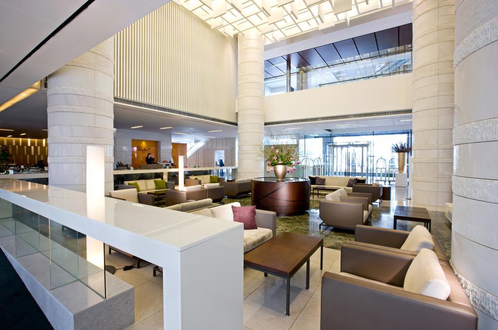 Отель Ramada Plaza By Wyndham Сувон Интерьер фото